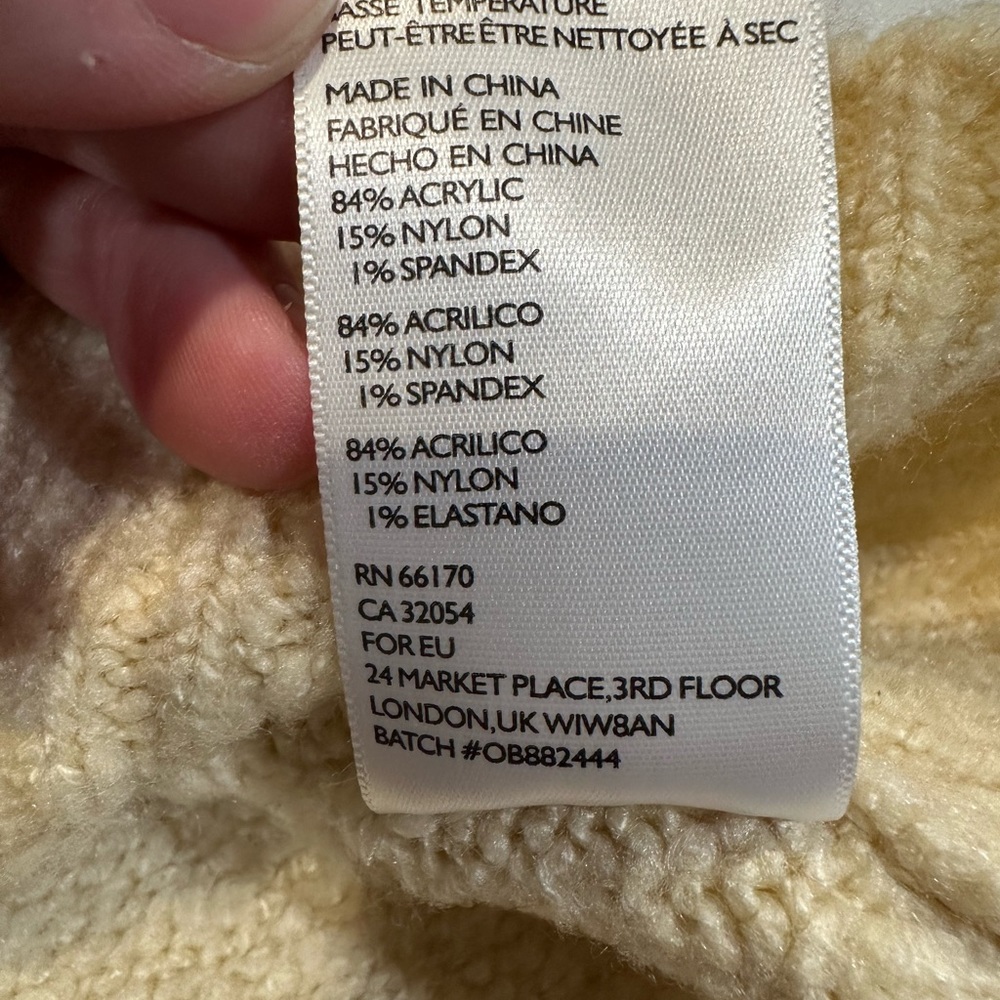 Urban Outfitters Oversized Cream Cardigan-Size Small - Picture 4 of 6